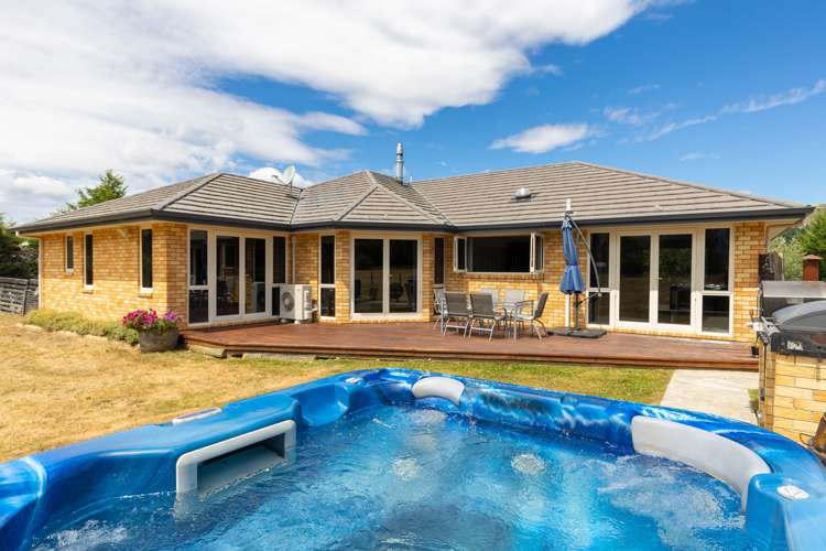 6 Cooper Street Wairau Valley_2