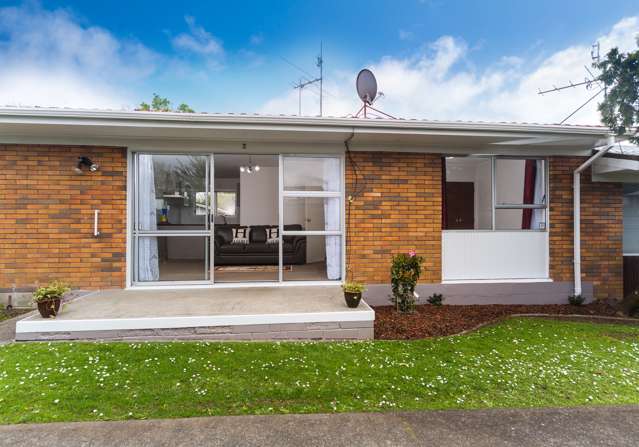 2/101 Mcleod Road Te Atatu South_1