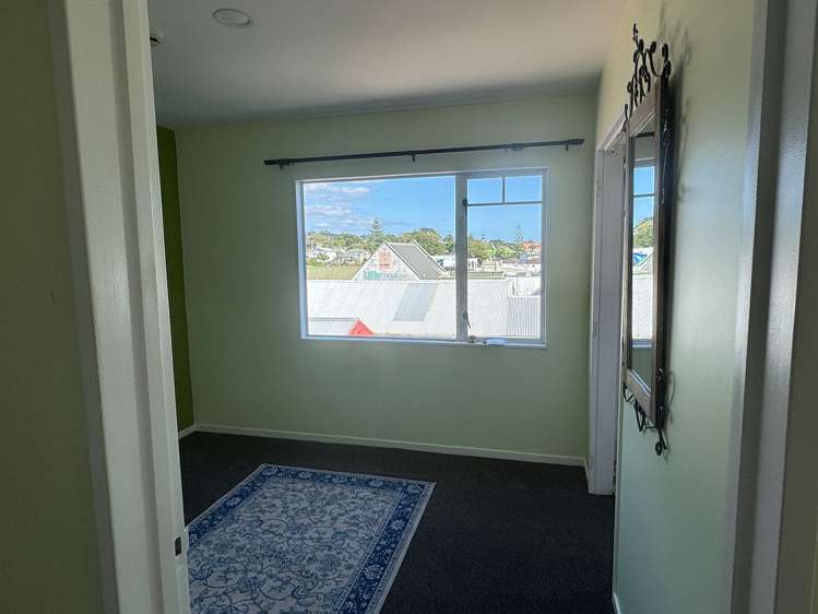 88 Commercial Road_0