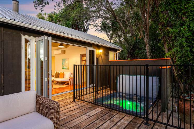 8 Arapito Road Titirangi_13