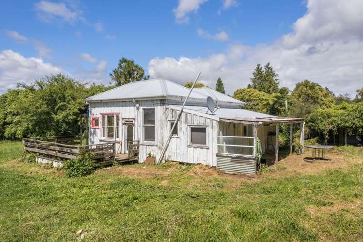2 Abbott Road Waikino_10