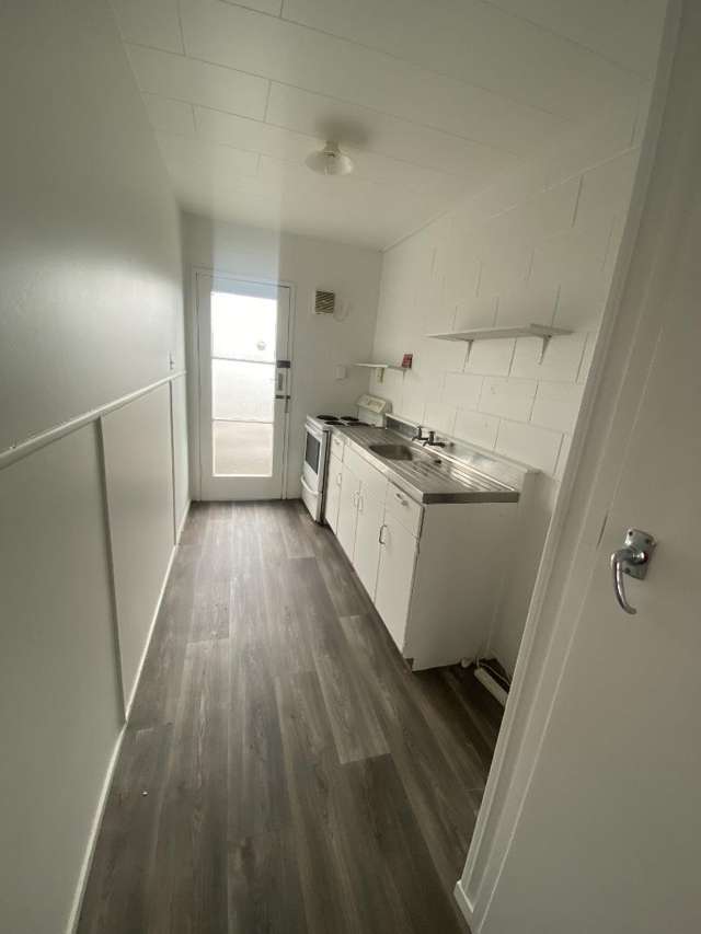 2/22 Hardley Street 10463_4