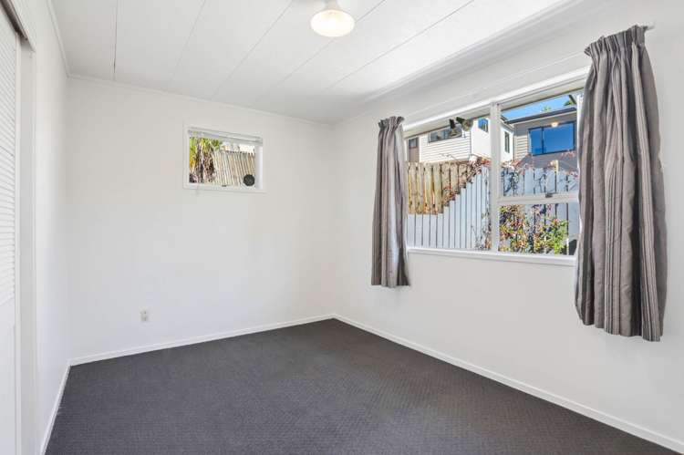 20 Zingaro Place Massey_13