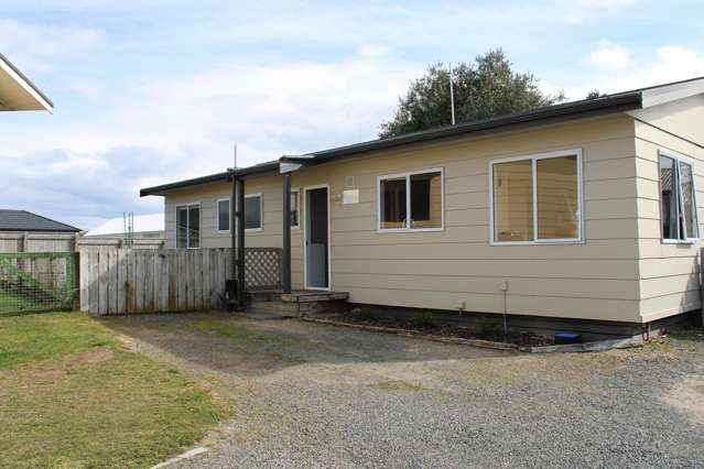 A Quiet Comfortable Space in Marshall Avenue!