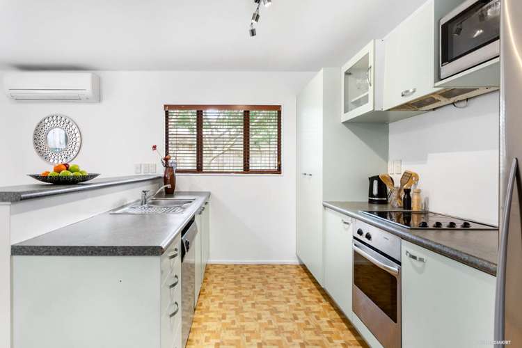 2/1 Merton Avenue Glenfield_8