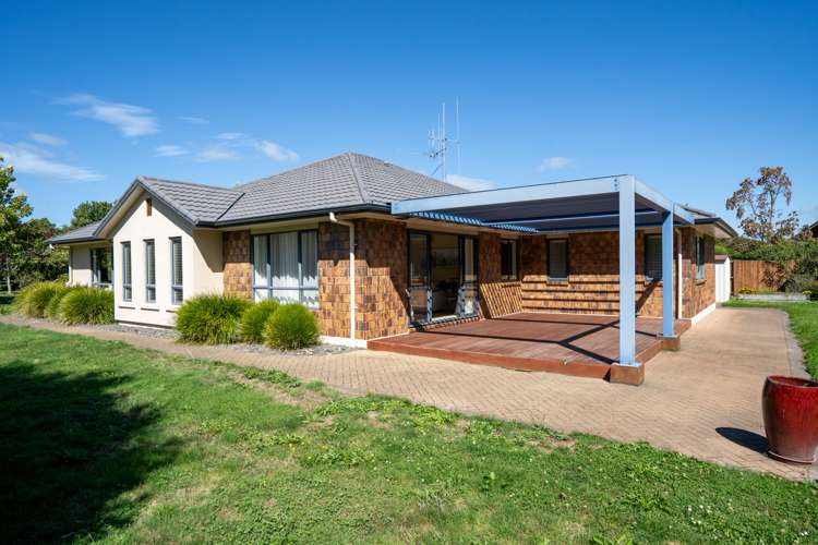 200 The Oaks Drive Leamington_19