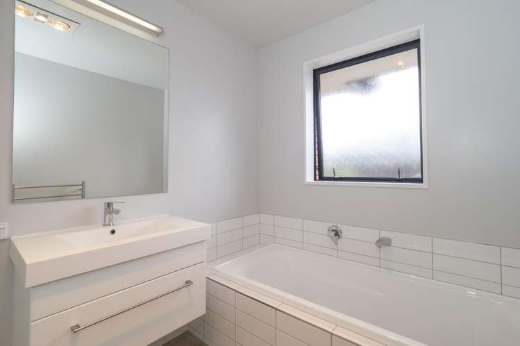 9 Geoff Geering Drive Netherby_16