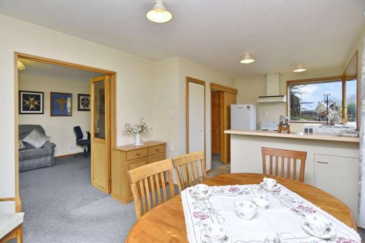 1/7 Palamino Place Woolston_8