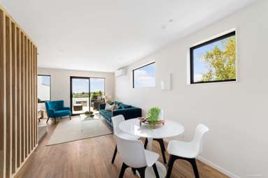 1/735 East Coast Road_4