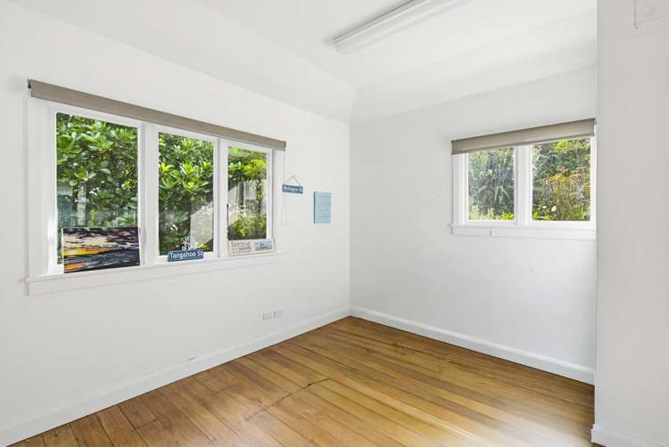 7 Tangahoe Street Paekakariki_56