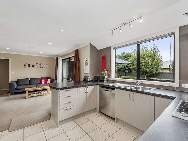 7 Compton Grove Huntington_4