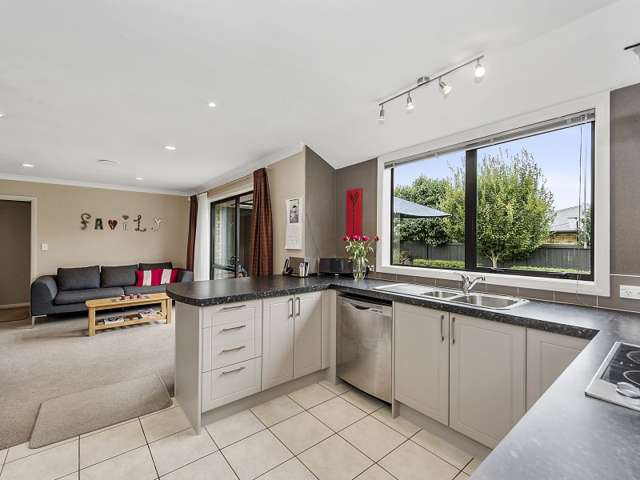 7 Compton Grove Huntington_4