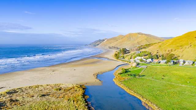 52 Punawaitai Road Pourerere_4