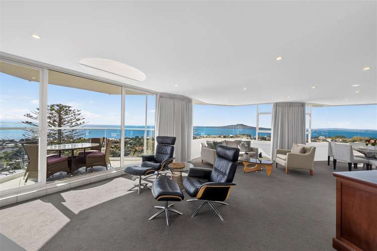 10/90 Kitchener Road_5