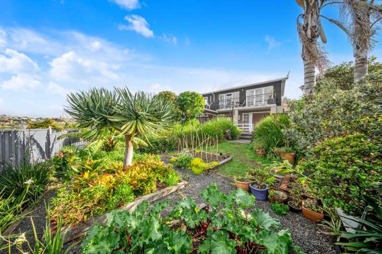 4 Gibson Place Mellons Bay_21