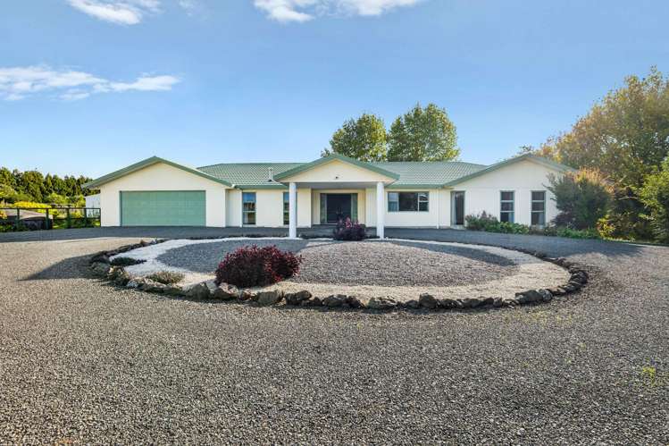 88 Boord Crescent Kumeu_0