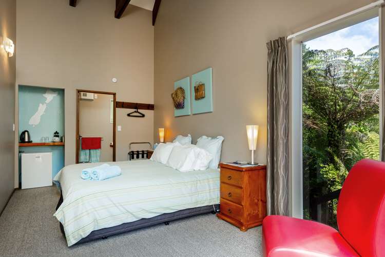 1744 Queen Charlotte Drive Anakiwa and Surrounds_13