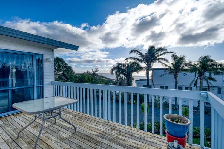 55 Seaview Road Cable Bay_16