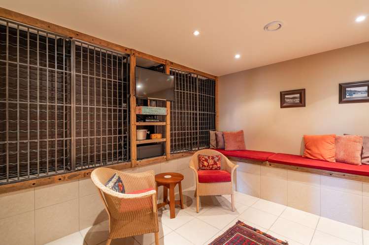 2/10 Lake Street Queenstown_42