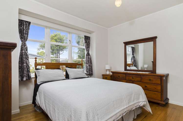 18 Yeovil Road Te Atatu Peninsula_10