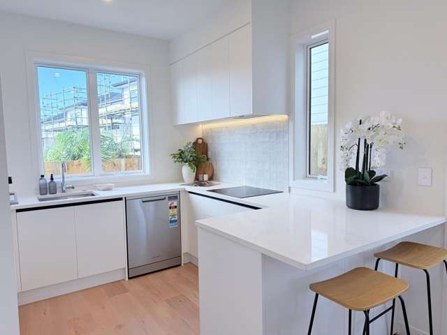 4b Towra Place Botany Downs_4