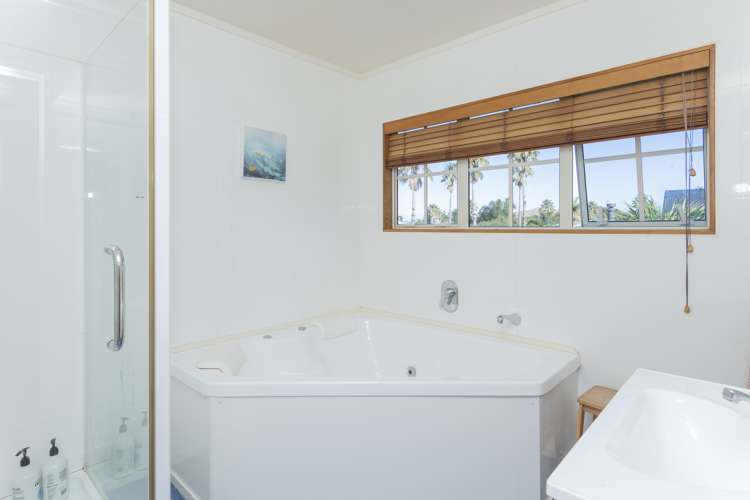 21 Ocean Park Wainui_20