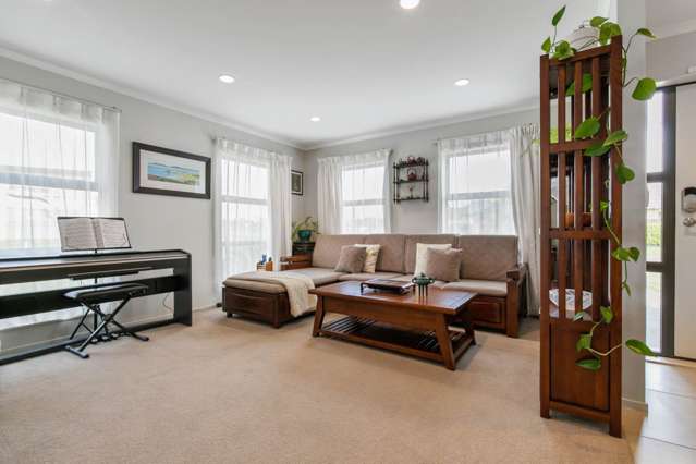 1 Kirkaldy Street Wattle Downs_2