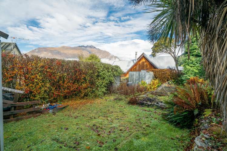 53 Arawata Terrace Fernhill/Sunshine Bay_9