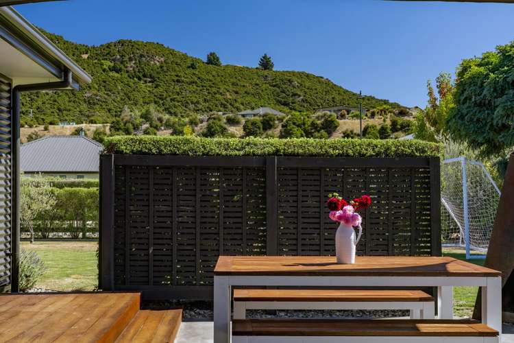 12 Warbler Lane Albert Town_23