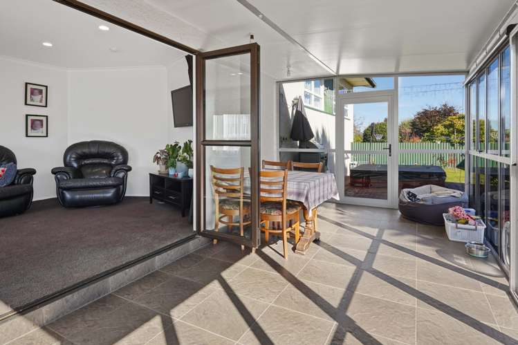 24 Kipling Crescent Stoke_5