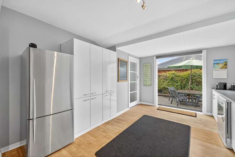 97 Wildberry Street Woolston_14