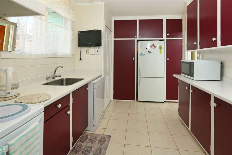 137 Flanshaw Road Te Atatu South_15