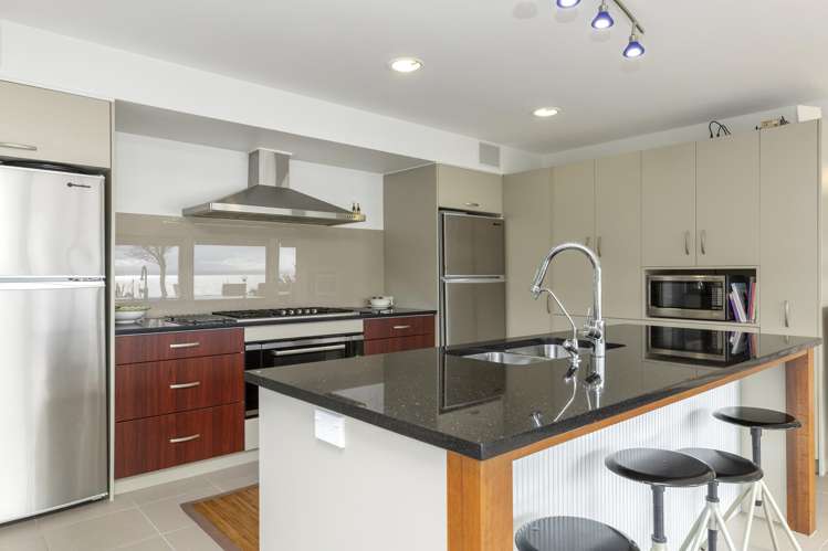 26 Whakamoenga Point Acacia Bay_11