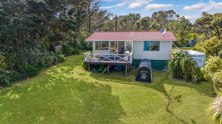 13 Te Ahuahu Road Piha_15