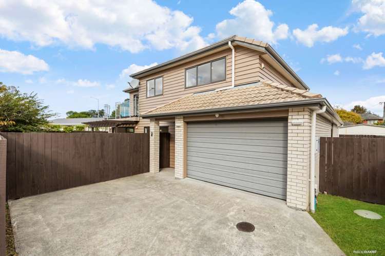 5 Bordeaux Parade Te Atatu South_3