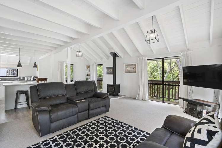 2/142 Lancaster Road Beach Haven_3