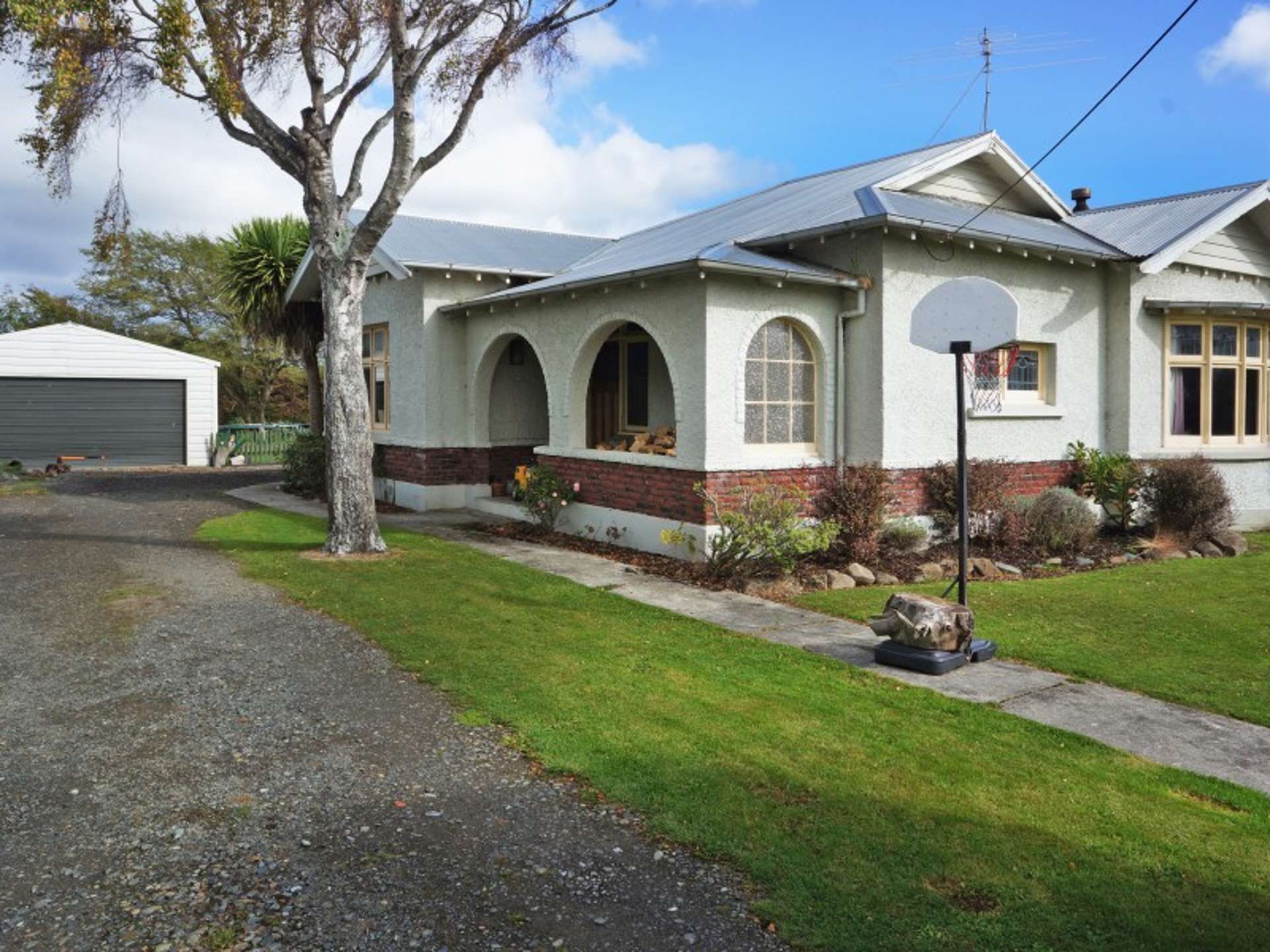 61 West Plains Road Waikiwi Invercargill City Houses for Sale