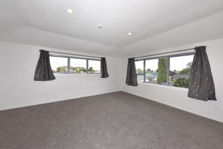 39 Steele Street Hornby_16