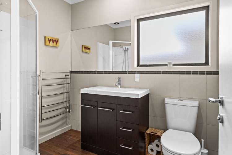 6 Lowry Place Frimley_13