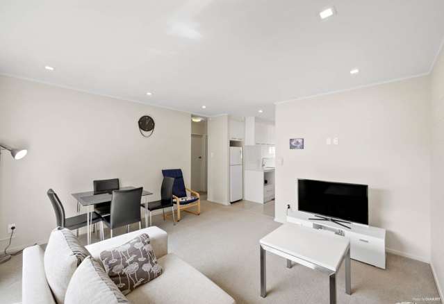 2/30 Don Croot Street Morningside_1