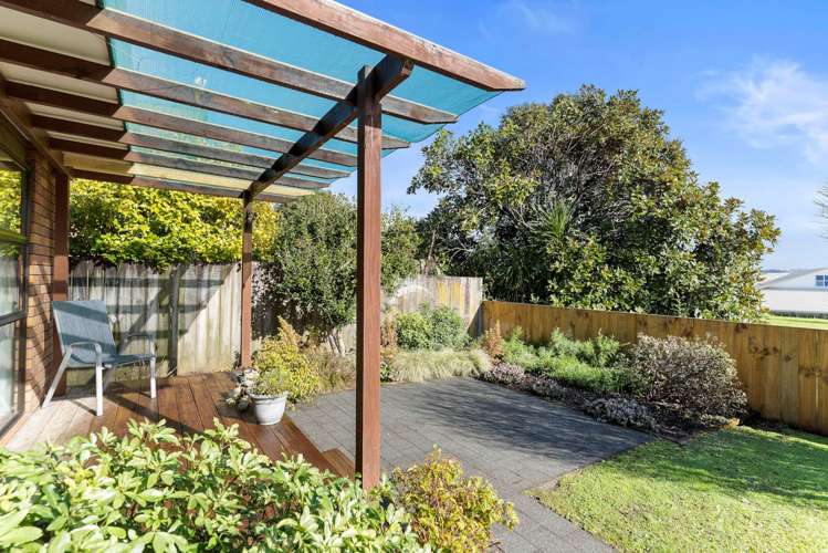 2/65 Sturges Road Henderson_23