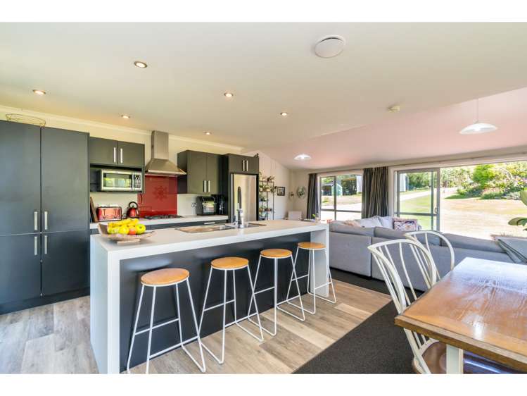 14 Kennard Crescent Karitane_4