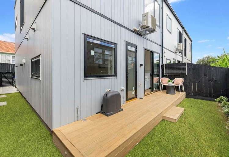 C/10 Bagnall Avenue Pt England_10