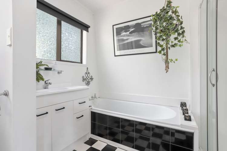 123 Laingholm Drive Laingholm_15