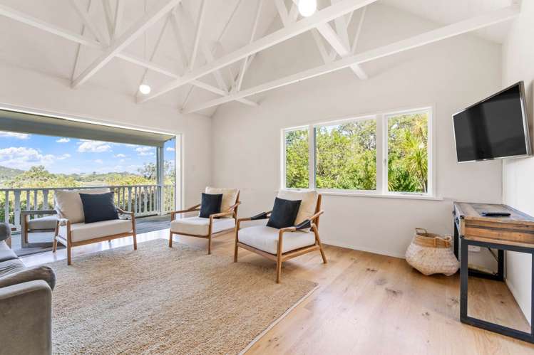 6 Young Street Mahurangi East_3