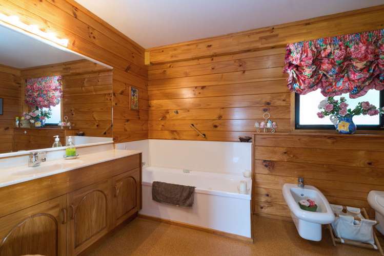 5 Holden Avenue Holdens Bay_18