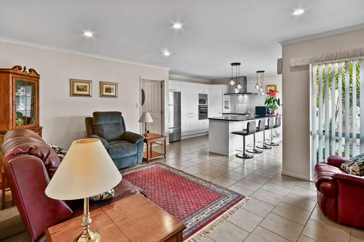 15 Trossach Place Wattle Downs_21