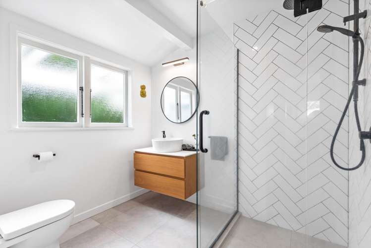 85 Tiroroa Avenue Te Atatu South_12