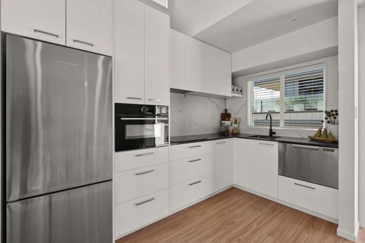 2/47 Marine Parade Mt Maunganui_2