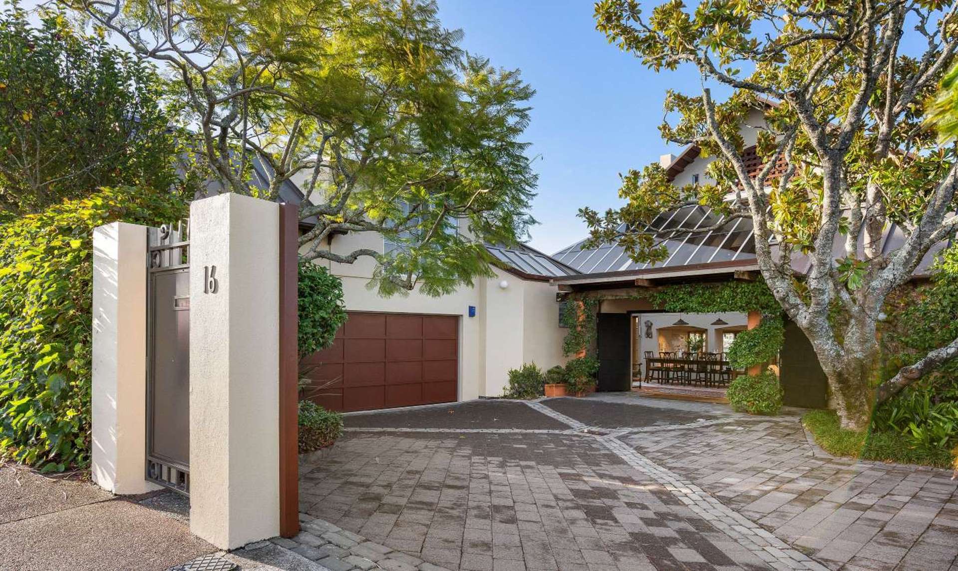 Architect’s 1990 award-winning home heads to auction